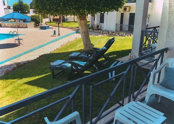 Shelter Next To The Apartmán Larnaca