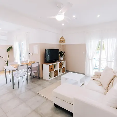 公寓 Shelter Next To The 拉纳卡